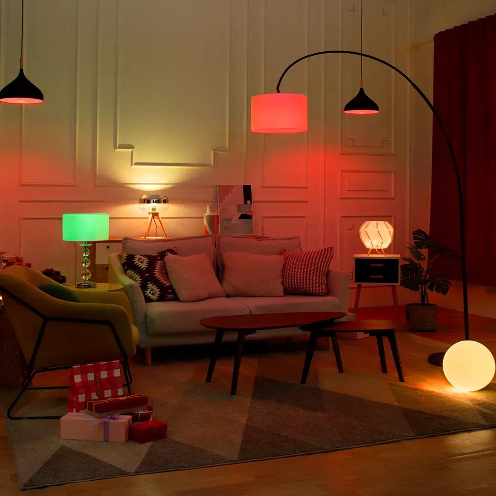 Pametna žarnica XIAOMI Mi Smart LED Bulb Essential (Bela in Barvna)