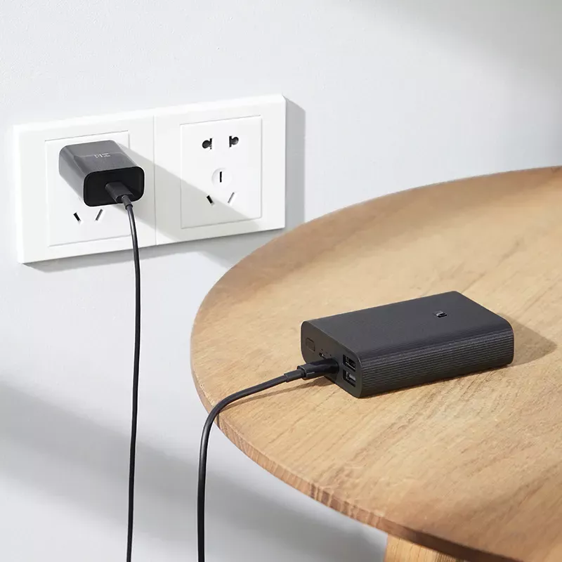 Prenosna baterija XIAOMI Mi Power Bank 3 Ultra Compact, 10000mAh, 2xUSB-A, 1xU
