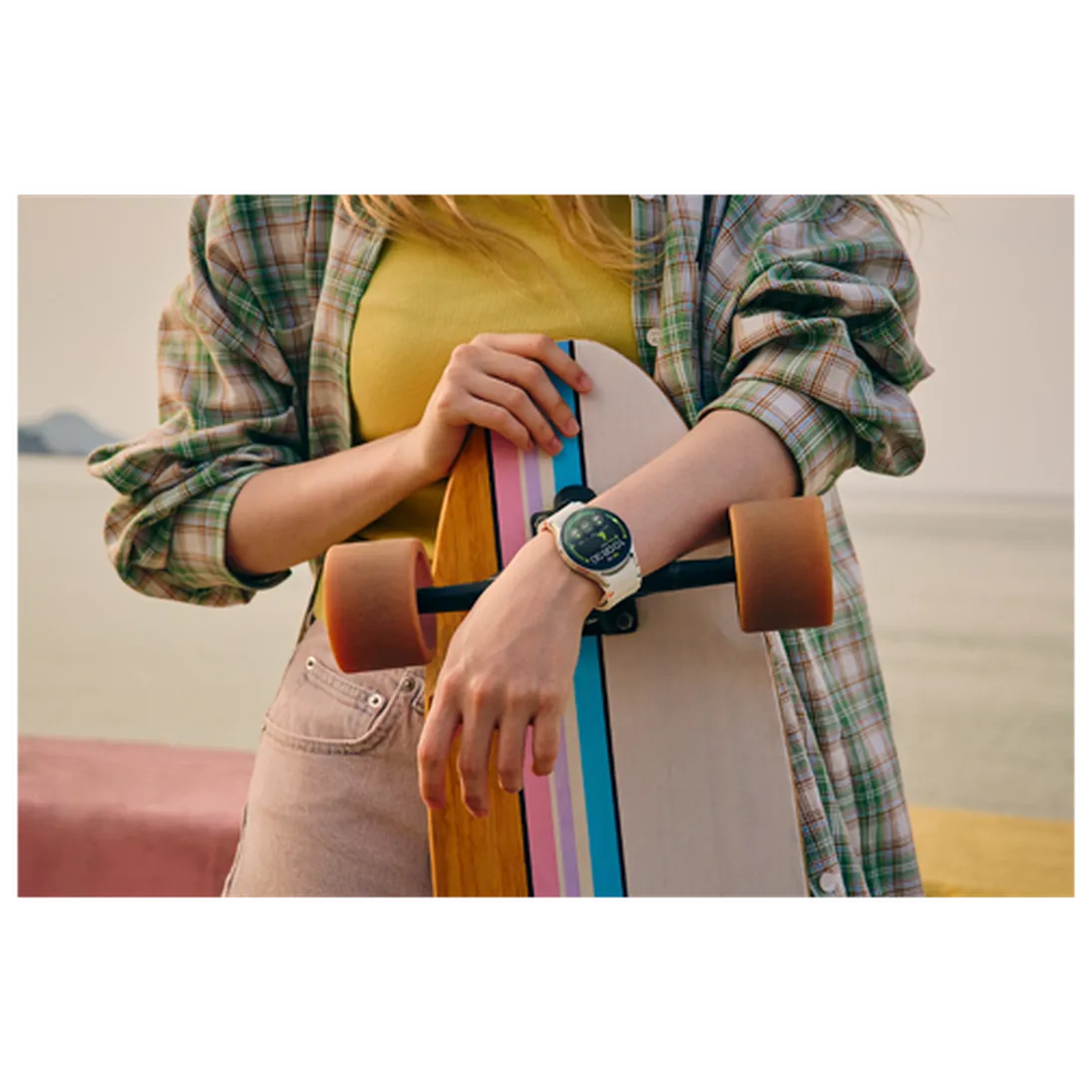 Pametni ura SAMSUNG Galaxy Watch 7 40mm Bež (Bela gumirana zapestnica) (SM-L300NZEAE