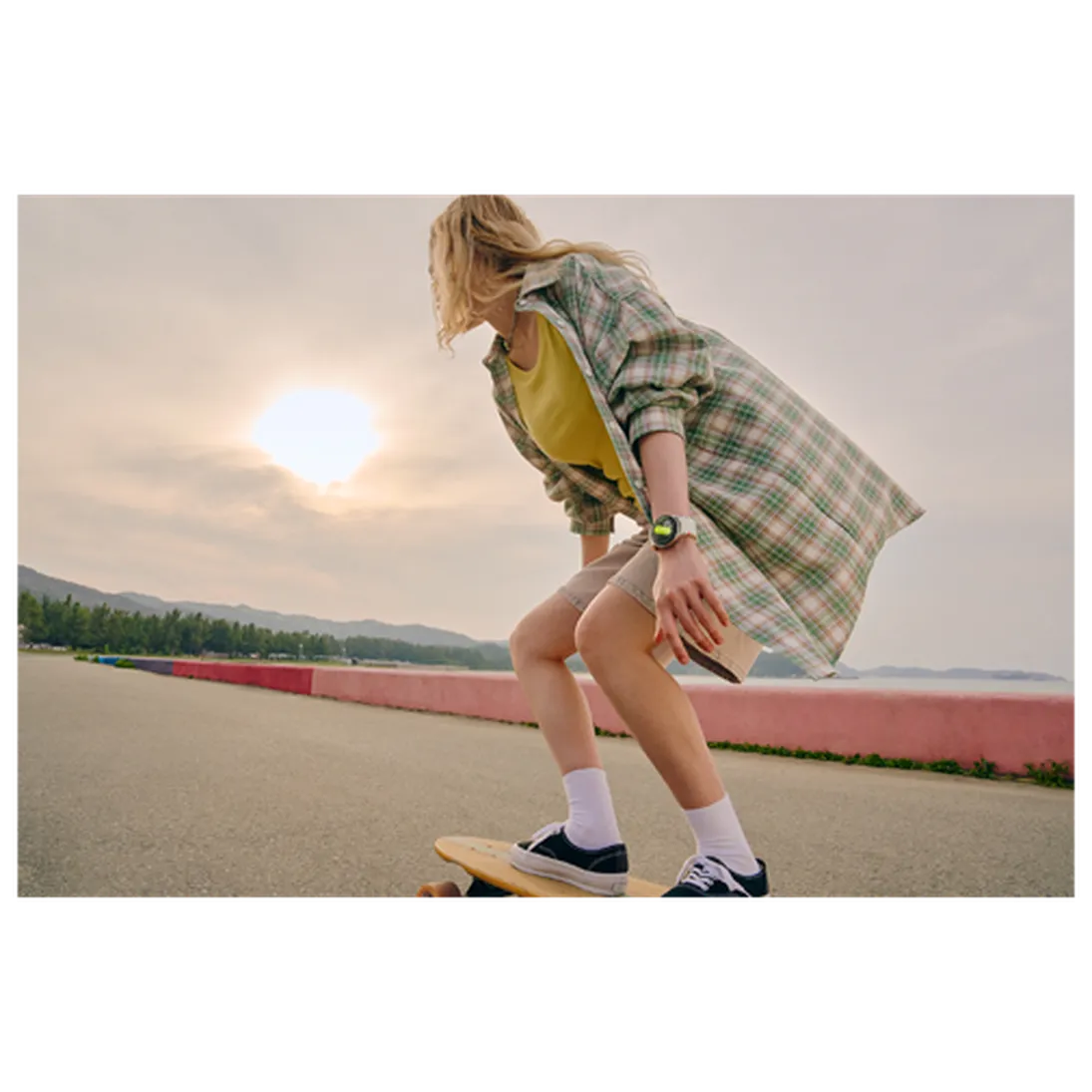 Pametni ura SAMSUNG Galaxy Watch 7 4G 40mm Bež (Bela gumijasta zapestnica) (SM-L305FZ